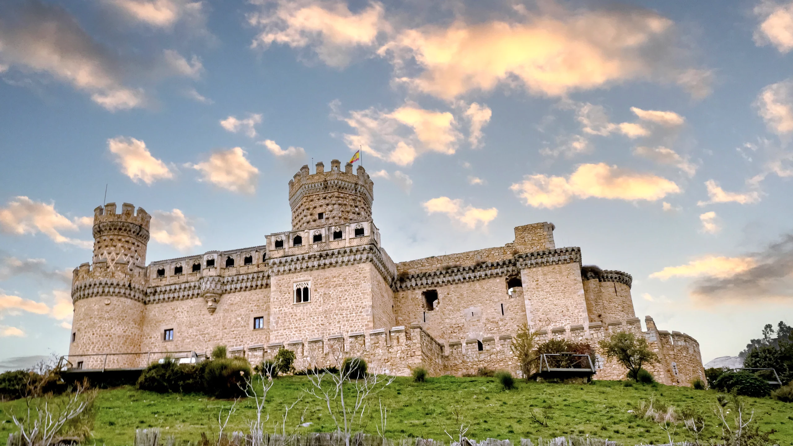 Vista general del Castillo de Manzanares El Real.